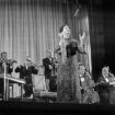 En 1967, la légende égyptienne Oum Kalthoum chantait à l'Olympia: récit d'un événement unique et politique