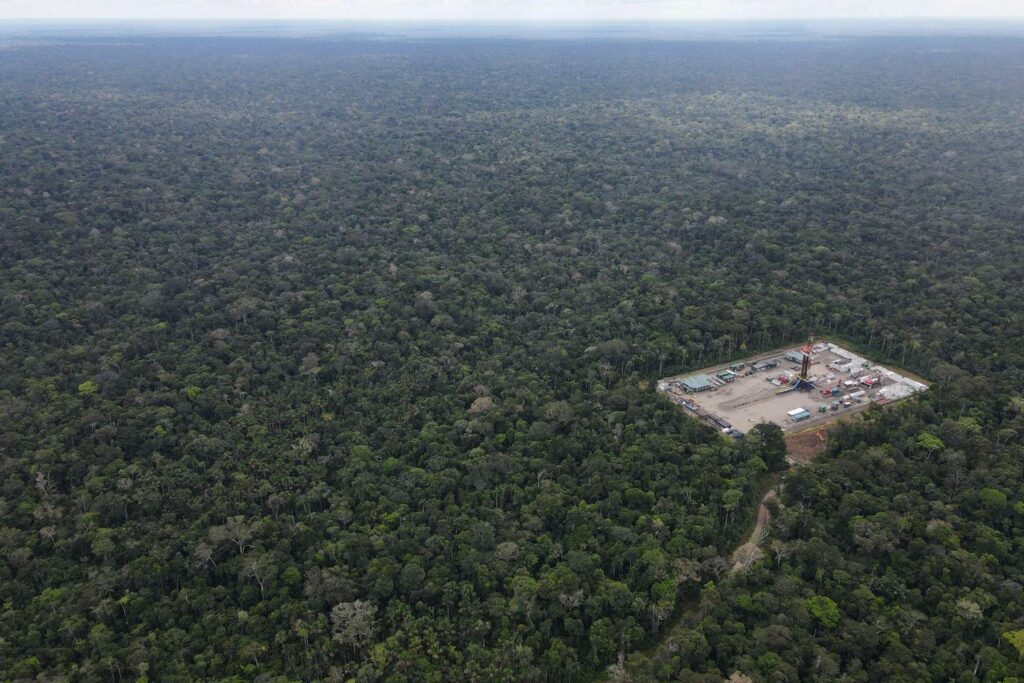 En Equateur, l’exploitation du pétrole se poursuit dans le parc national du Yasuni, quinze mois après un référendum historique demandant son arrêt