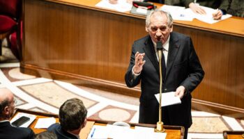 En direct, budget 2025 : les « insoumis » pressent les socialistes de voter la future motion de censure ; la question « n’est pas encore tranchée » au PS, assure Boris Vallaud