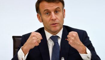 En direct, guerre en Ukraine : Emmanuel Macron met en garde contre une paix qui serait une « capitulation »