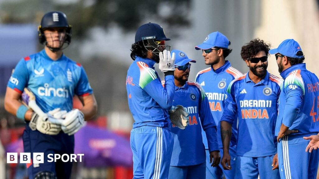 India celebrate dismissal of Jacob Bethell