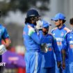 India celebrate dismissal of Jacob Bethell