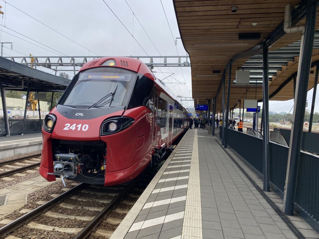 Entre Luxembourg et Arlon : Le premier train Coradia passe la frontière