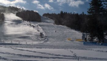 États-Unis : un skieur chute de six mètres après le détachement d’un télésiège