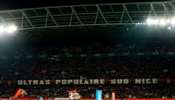 Football : à Nice, la fermeture pour trois matchs d’une tribune après le déploiement d’une banderole visant Marseille