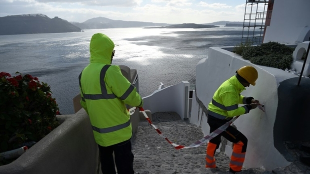 Grèce: Nouveaux séismes au large de Santorin, le plus fort de 5,2