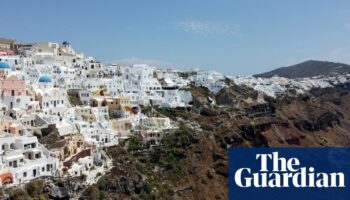 Greece sends rescue teams to Santorini amid fears of big earthquake