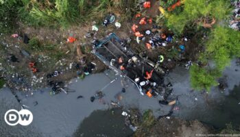 Guatemala: Bus plunges into ravine, killing at least 50