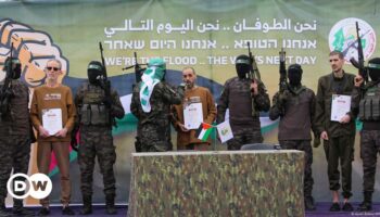 Hamas says will free Israeli hostages as planned