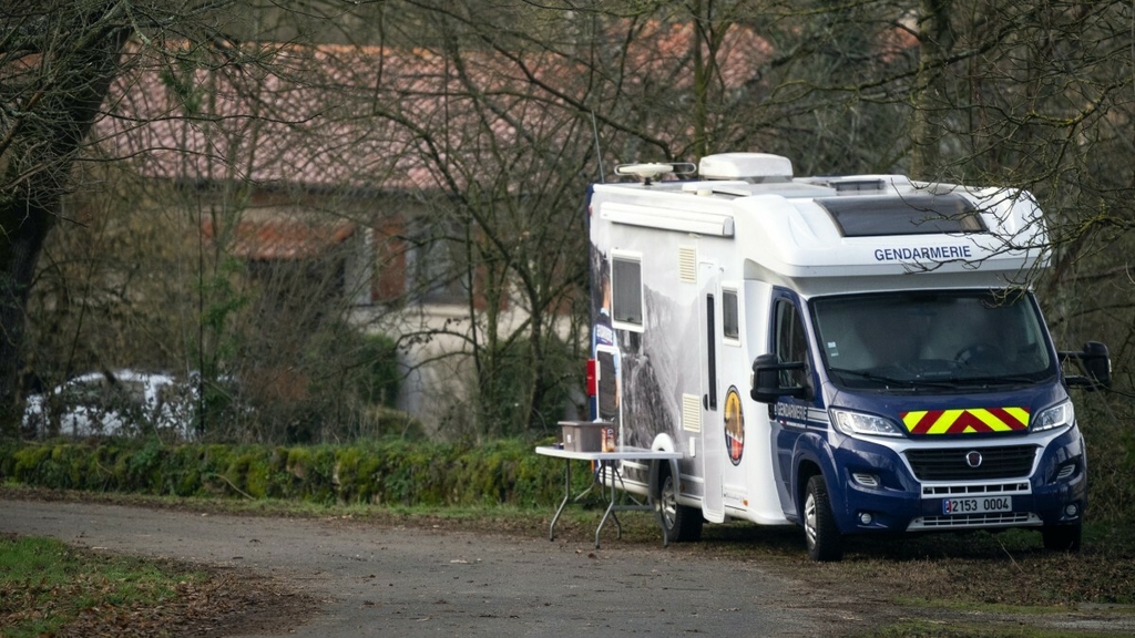 Incompréhension en France: Un village sous le choc après la mort violente de retraités