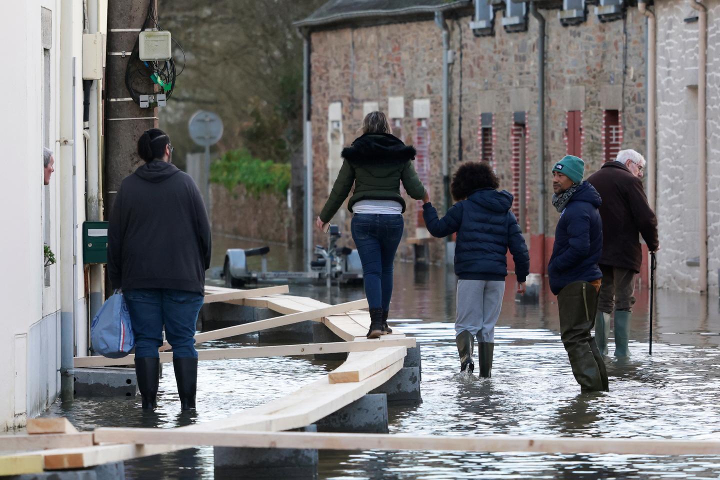 Inondations en Bretagne : « Combien faudra-t-il de catastrophes pour qu’enfin nous prenions collectivement le virage avant le mur ? »