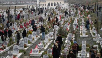 «J’ai promis à mes disparus de lutter jusqu’au bout»: deux ans après le séisme en Turquie, les victimes réclament justice