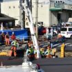 Japon : une rampe construite pour sauver le chauffeur d’un camion tombé dans un nid-de-poule géant