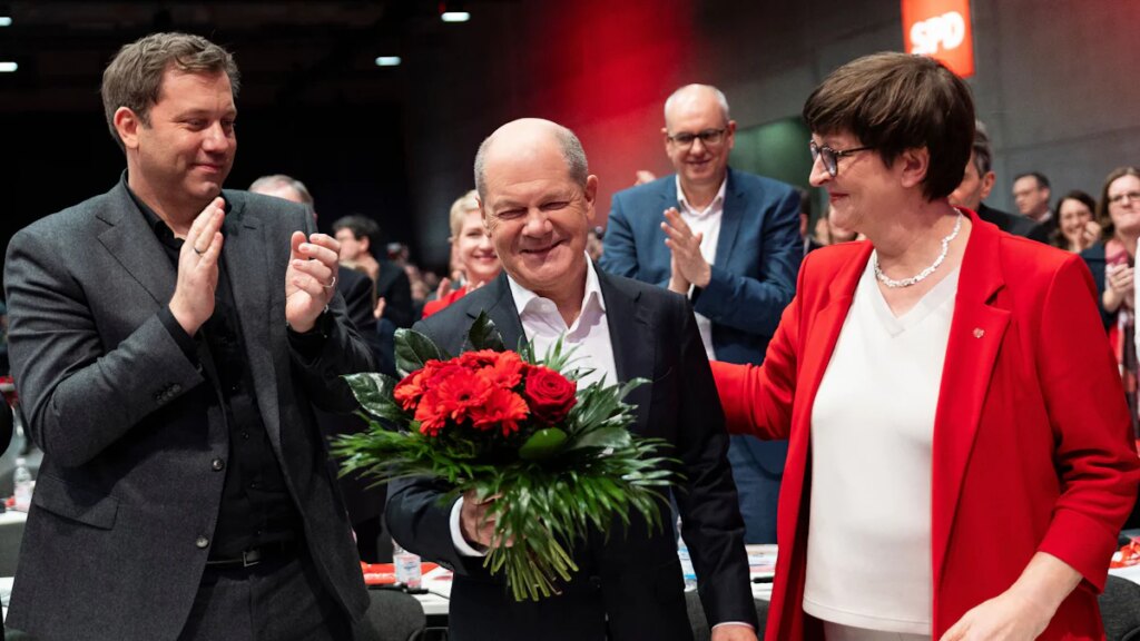 Kanzlerkandidatur: Wollte die SPD-Spitze Scholz zum Verzicht bewegen?