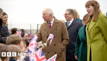 King visits Cornish housing project in rare joint visit with PM and Rayner