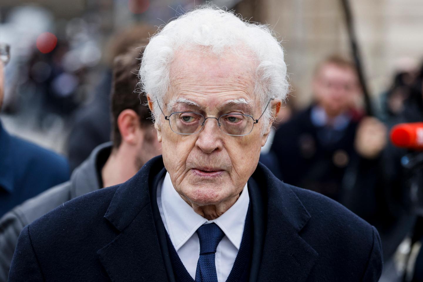 Lionel Jospin invite les élus socialistes à ne pas voter la censure