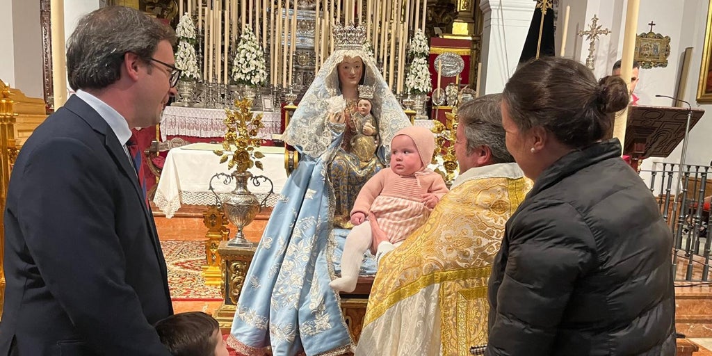 Los más pequeños se presentan ante la Virgen de Valme en Dos Hermanas este domingo