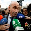 Luis Rubiales, jugé pour l’affaire du baiser forcé et mis en cause dans une myriade d’autres dossiers