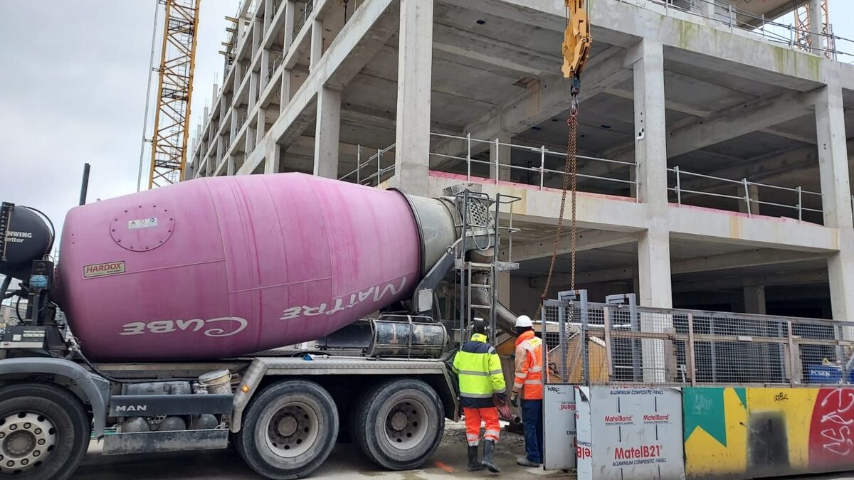 Malgré les difficultés économiques du promoteur, les travaux du stade Bauer ont repris à Saint-Ouen