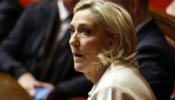 Marine Le Pen fustige la « dérive » consistant à « nommer des politiques au Conseil constitutionnel »