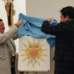 Mario Ramos diseña el escudo del grupo parroquial de Nuestra Señora de Belén de Córdoba