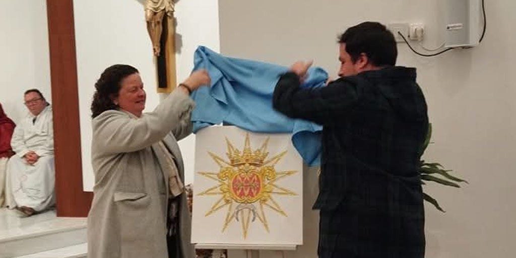 Mario Ramos diseña el escudo del grupo parroquial de Nuestra Señora de Belén de Córdoba