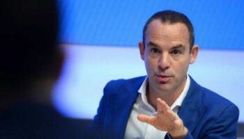 Martin Lewis tells Ryanair passengers how to avoid £55 fine after major travel change