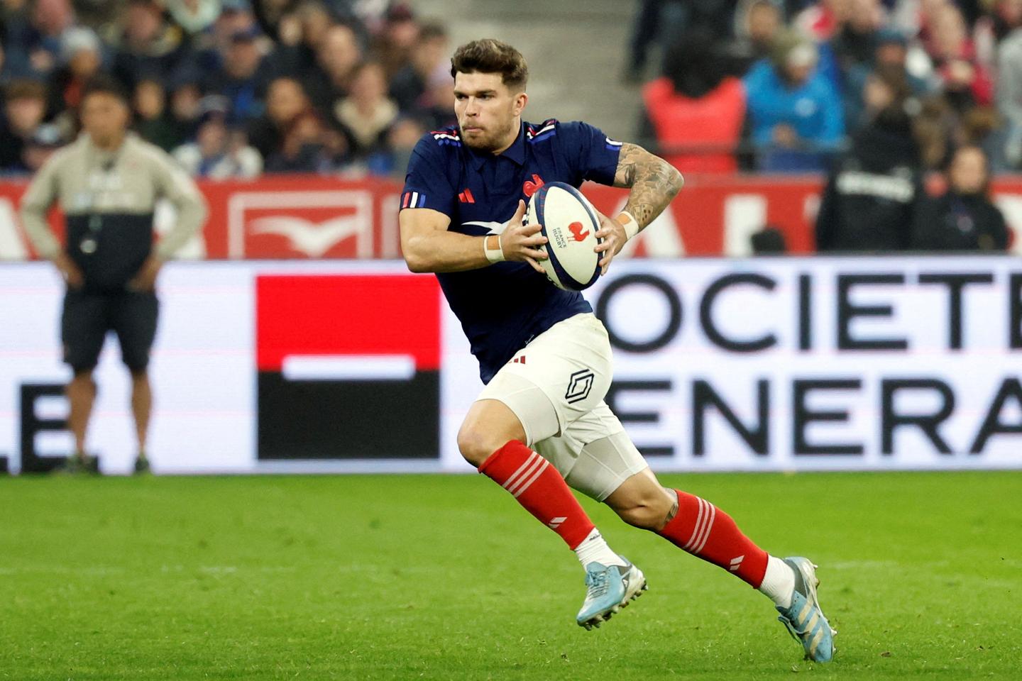 Matthieu Jalibert titularisé aux côtés d’Antoine Dupont pour affronter l’Angleterre dans le Tournoi des six nations