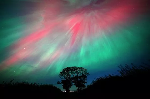 Met Office issues Northern Lights alert TONIGHT as Brits have '90% chance' to see spectacle