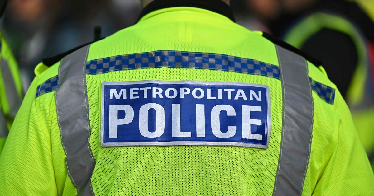 Met cop sacked after sending ex-officers 'offensive messages' in WhatsApp groups