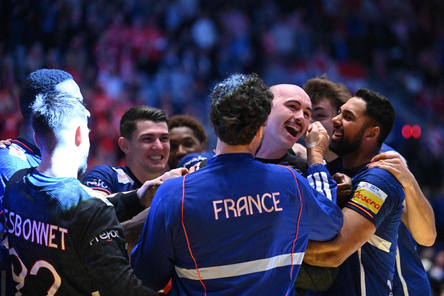 Mondial 2025 de handball : l’équipe de France remporte la médaille de bronze au terme d’un tournoi tout en contraste