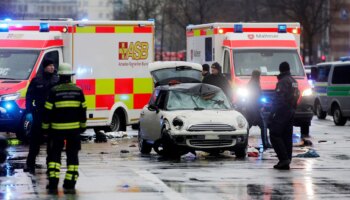 Münchner Innenstadt: Auto fährt in Menschenmenge – Söder geht von Anschlag aus