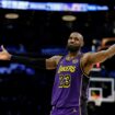 NBA: Les Lakers dominent Golden State grâce à un LeBron James "Jordanesque"