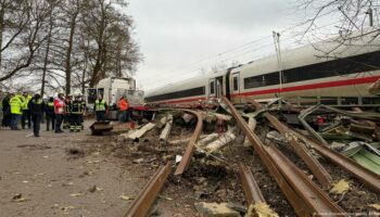 Nach ICE-Unglück in Hamburg: Ein Gleis wieder befahrbar