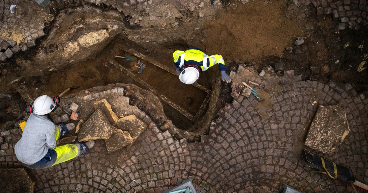 Neuf sarcophages enfouis depuis 1300 ans retrouvés au cœur de Bordeaux