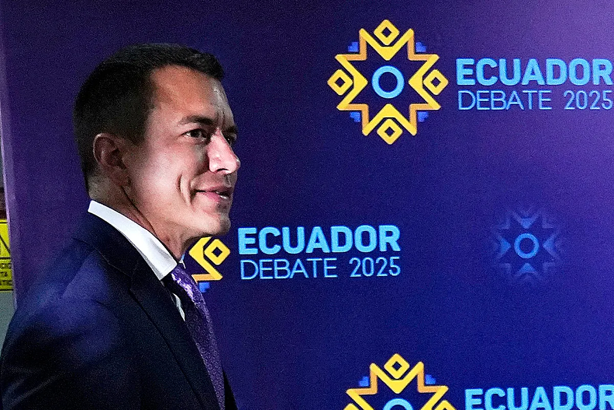 Noboa busca repetir en Ecuador y Correa, volver por la puerta grande: "Allá ustedes si vuelven a creer a un presidente de cartón"