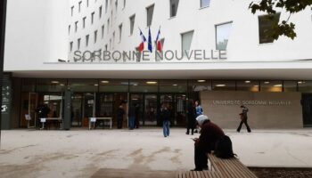 Obsédée par un étudiant, elle lui avait mis un couteau sous la gorge en plein amphi à la Sorbonne