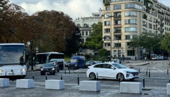 Paris : circulation pleine, en fer à cheval… La place du Trocadéro trouvera-t-elle un jour son modèle ?