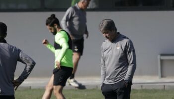 Pellegrini: «Cucho es una apuesta para hoy y para el futuro; Antony es joven para demostrar lo que vale»