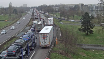 Poids lourd en "portefeuille": L'A31 complètement coupée vers le Luxembourg !