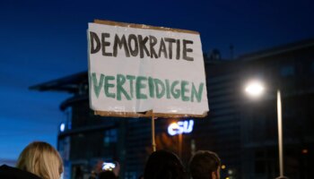 Protest in bayerischen Städten: Tausende gehen gegen rechts auf die Straße