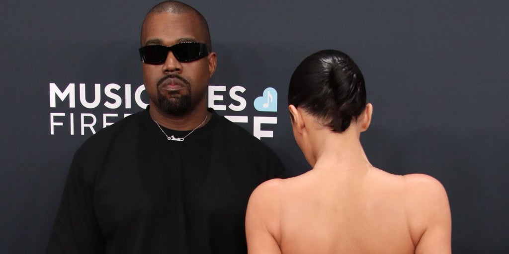 Quién es Bianca Censori, la peculiar novia de Kanye West que fue expulsada de los Grammy por ir desnuda