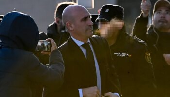 Rubiales se ratifica en su versión: "Estoy totalmente seguro de que Jenni me dio su aprobación"