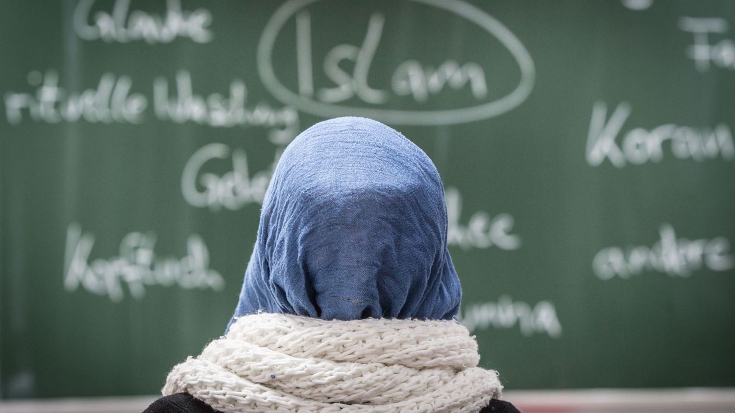 Die Landesregierung hat sich mit den vier islamischen Religionsgemeinschaften in Rheinland-Pfalz auf den landesweiten Unterricht