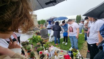 « Ses amis se réunissent souvent sur sa tombe » : la dure attente des proches de Shanon, morte à 13 ans