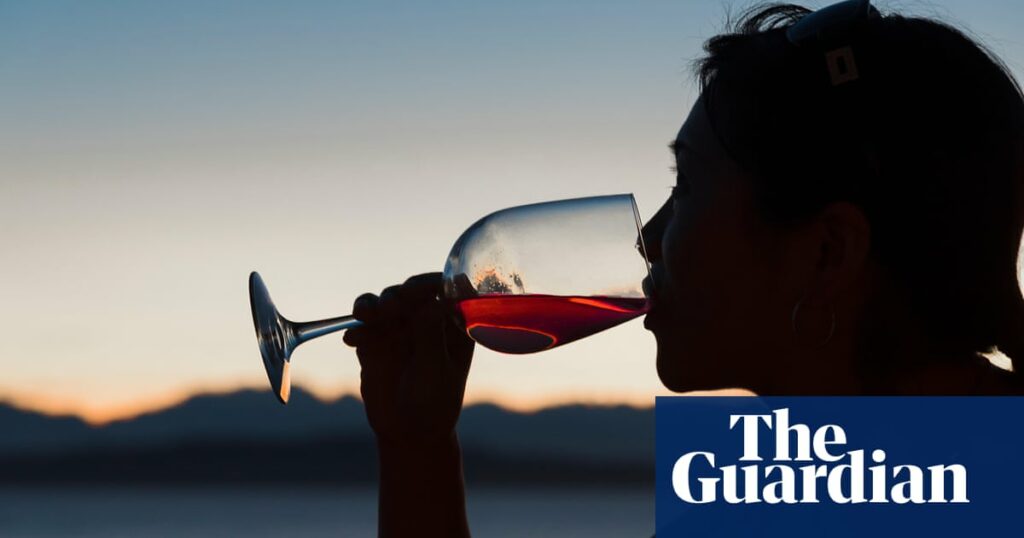 Should alcohol sold in Australia carry cancer warnings?