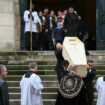 Sous le ciel gris de Paris,: Dernier hommage à Catherine Laborde