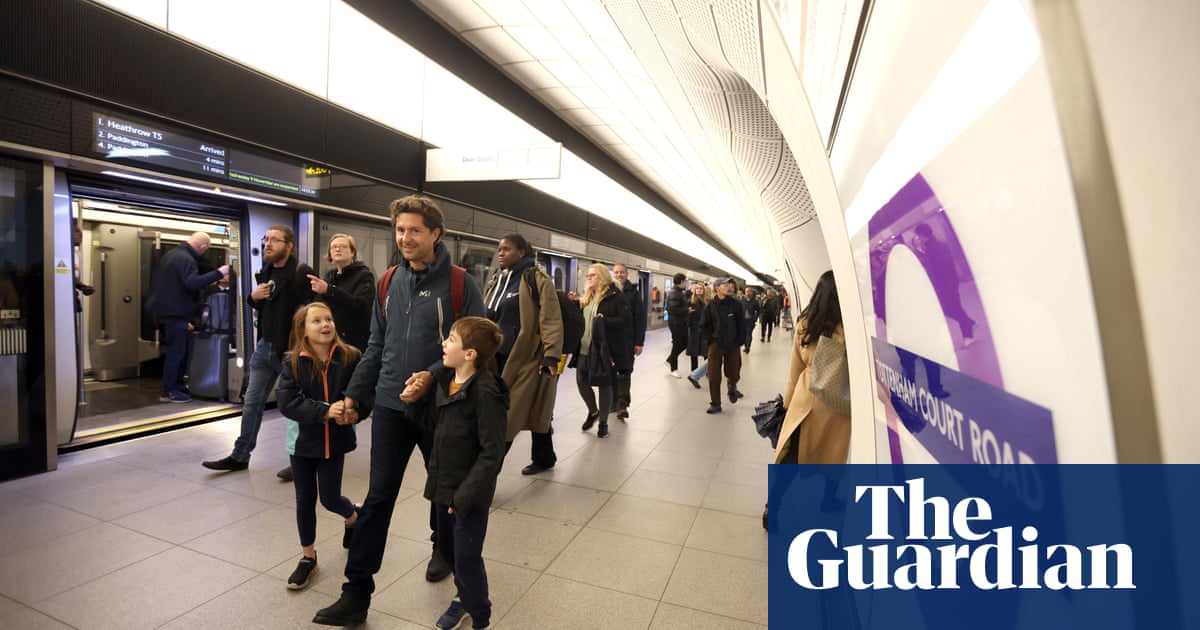 Train drivers on Elizabeth line to strike for four days over coming weeks