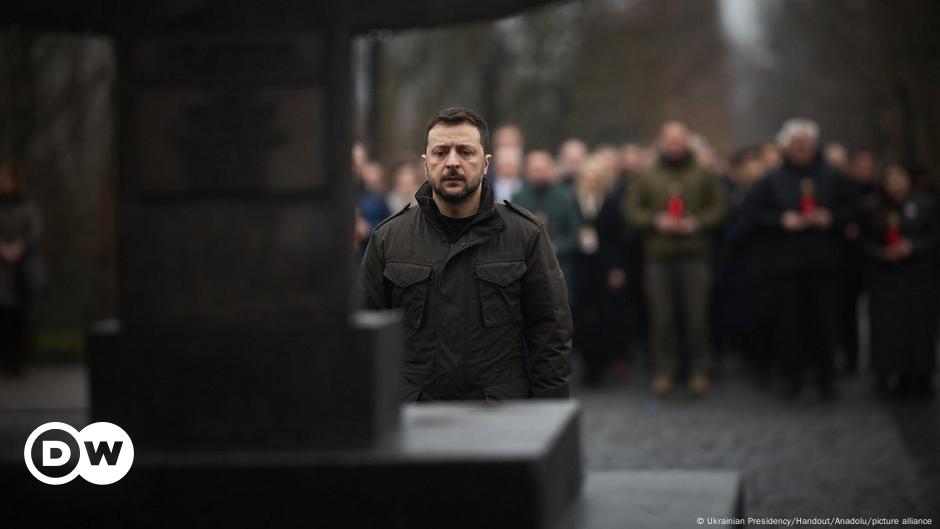 Ukraine: Zelenskyy puts Ukrainian war dead at over 45,000