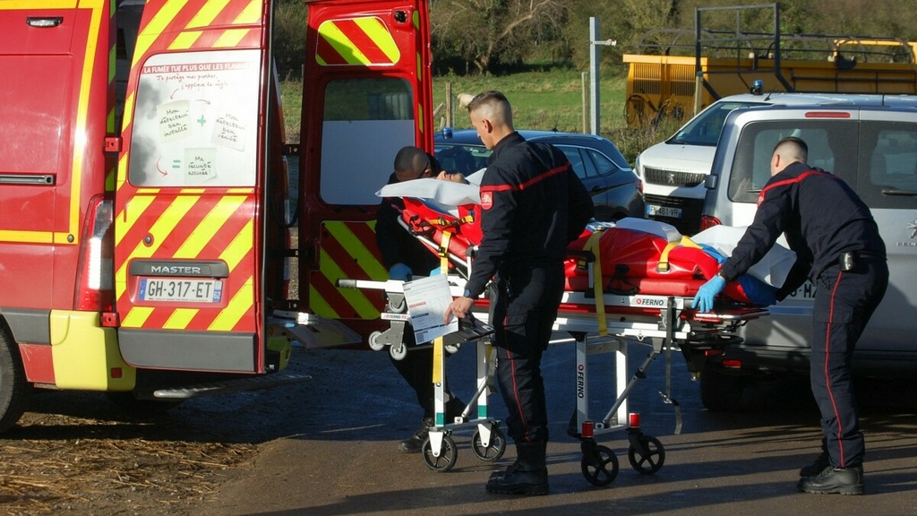 "Un drame pour notre ville": Trois morts dans l'incendie d'un Ehpad en France